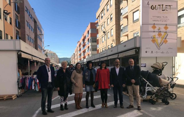 El ‘Outlet del Noroeste’ abre sus puertas hasta este domingo con 45 establecimientos comerciales - 1, Foto 1