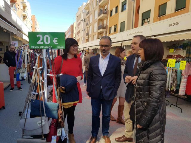 El ‘Outlet del Noroeste’ abre sus puertas hasta este domingo con 45 establecimientos comerciales - 2, Foto 2