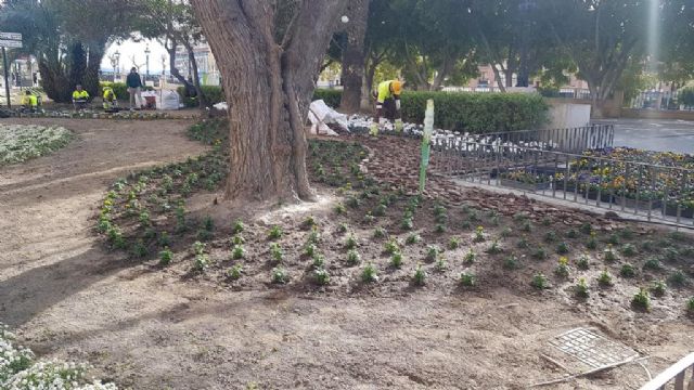 Parques y Jardines utiliza nuevas técnicas y materiales para embellecer las zonas verdes del municipio - 2, Foto 2