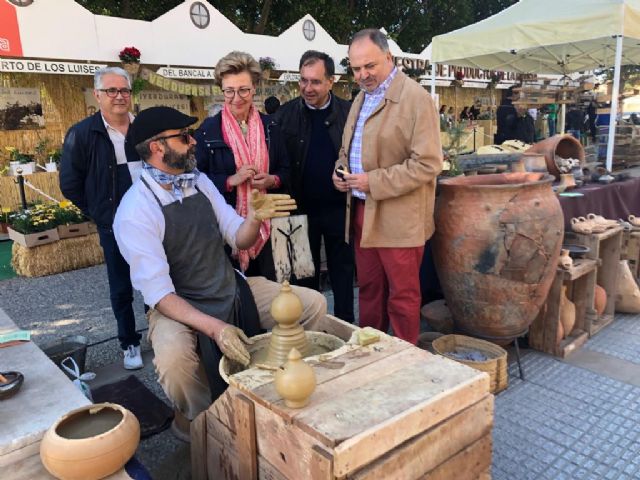 Una decena de expositores muestran lo mejor de la huerta en el Plano de San Francisco - 1, Foto 1