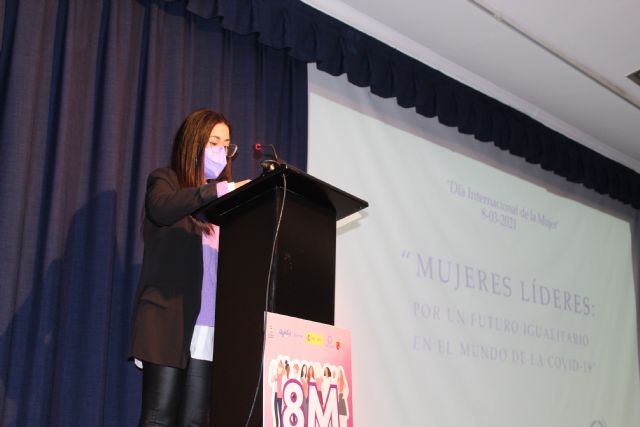 La lluvia no impide que Águilas reivindique la Igualdad entre géneros en el 8M - 4, Foto 4
