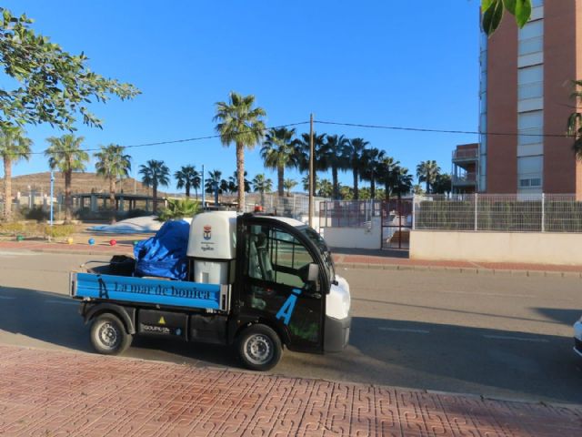 El Ayuntamiento lleva a cabo una actuación de limpieza en profundidad en Las Majadas - 4, Foto 4