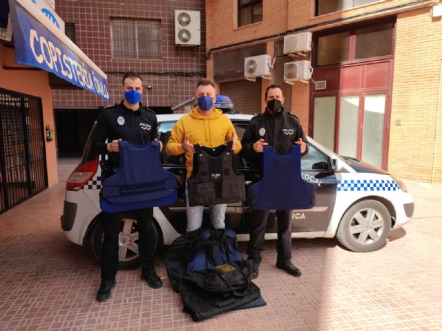La concejalía de Seguridad Ciudadana y la Policía Local de Lorca donan chalecos antibalas para la defensa del pueblo ucraniano - 1, Foto 1
