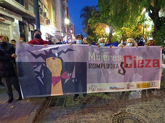 Más de 1.000 personas recorren las calles de Cieza en la marcha central del 8 de Marzo - 1, Foto 1