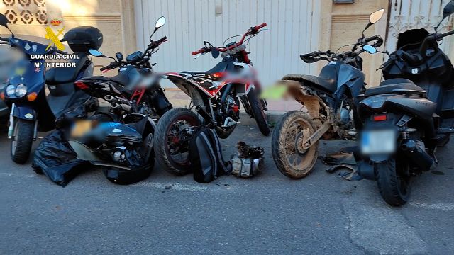 La Guardia Civil detiene a una banda que robaba vehículos a motor en las provincias de Alicante y Murcia - 4, Foto 4