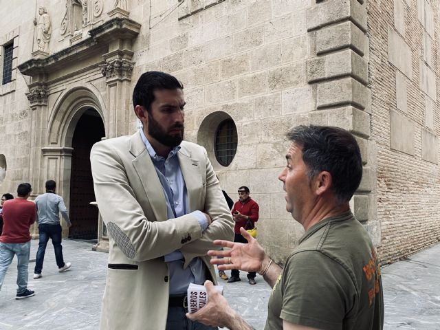 VOX acude a la concentración de los bomberos y los apoya en sus justas reivindicaciones - 2, Foto 2