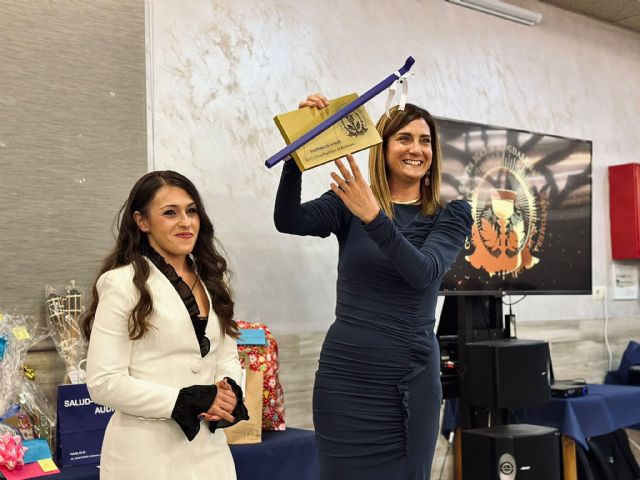 La alcaldesa de Archena recibe la distinción de ´Madrina de Honor´ de la Cofradía Santa María Magdalena de Santomera - 1, Foto 1