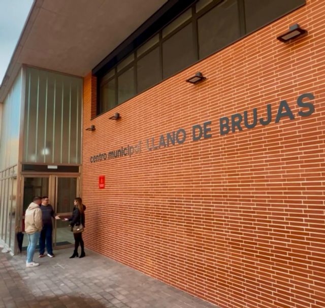 El PSOE exige al PP la apertura inmediata del centro municipal de Llano de Brujas - 2, Foto 2