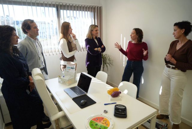 El programa 'Impulso Mujer +50' permite a 40 mujeres mayores de 50 a&ntilde;os emprender en la Región - 2, Foto 2