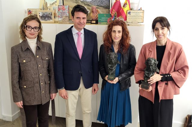 El alcalde de Molina de Segura recibe a las molinenses Eva Libertad y Miriam Garlo, premiadas en los Goya por la película Sorda - 2, Foto 2