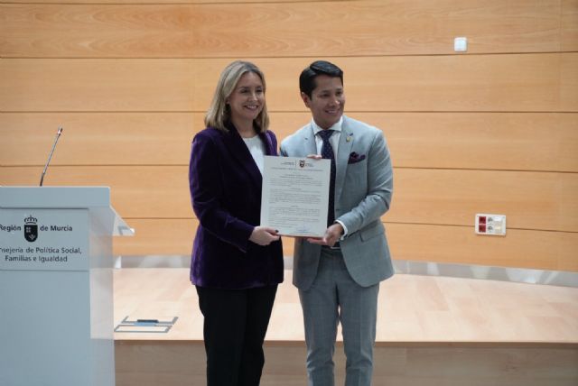 El Consulado de Ecuador en Murcia nombra `Embajadora del Consejo Violeta� a la consejera de Pol�tica Social, Conchita Ruiz, Foto 3