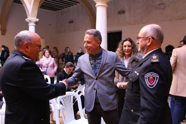 El Ayuntamiento premia la lucha en defensa de la Mujer del agente de la Policía Nacional Álvaro Martín, la psicóloga Beatriz Sanz y el Conservatorio de Música - 3, Foto 3