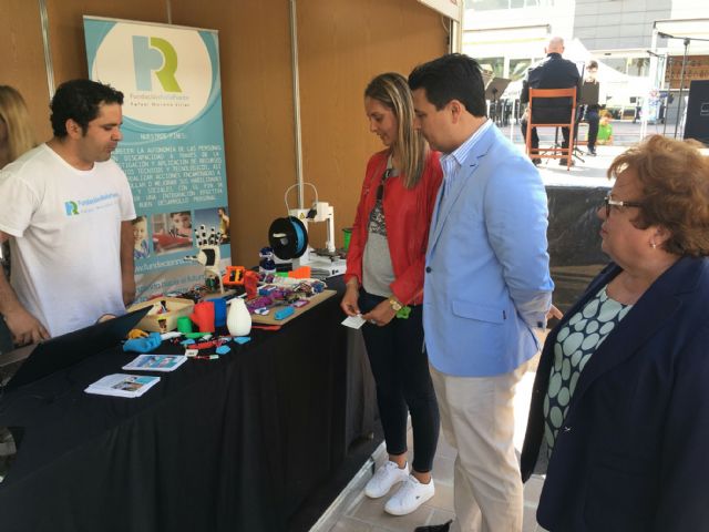 El movimiento asociativo se da cita hoy en la VI Feria de Asociaciones, en Santiago de la Ribera - 2, Foto 2