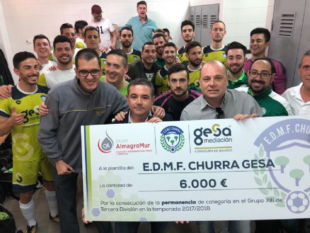 Plantilla y cuerpo técnico del EDMF Churra Gesa reciben 6.000 euros por lograr la permanencia - 1, Foto 1