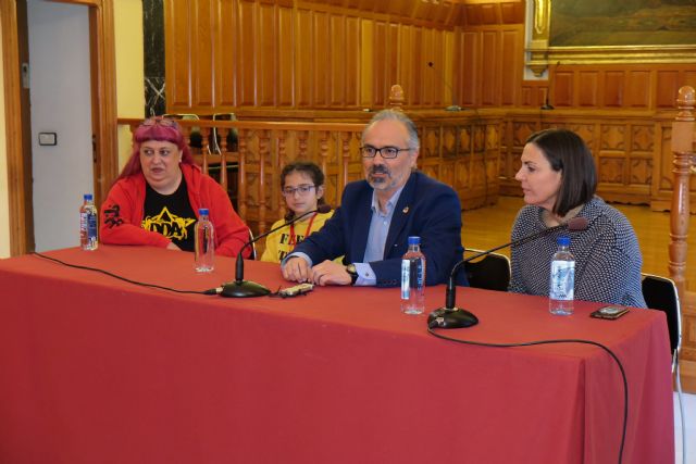 El alcalde y la edil de Deportes reciben al grupo de baile ‘Crazy to dance’, tras su clasificación para la final europea del concurso ‘Dancing Stars. Vive tu sueño’ - 3, Foto 3