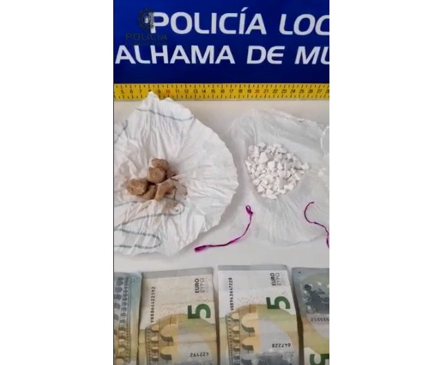 Detenido en Alhama un vecino de Totana por venta de droga a domicilio, Foto 1