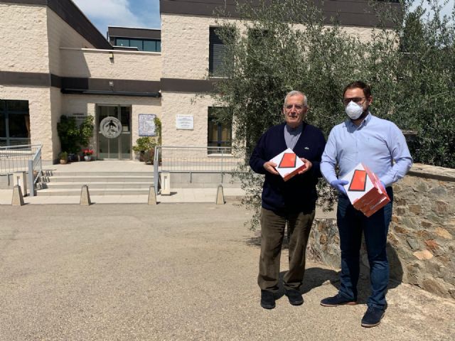 El Ayuntamiento entrega tablets a Apandis y Asprodes para permitir la conexión digital de sus usuarios con sus familias - 1, Foto 1