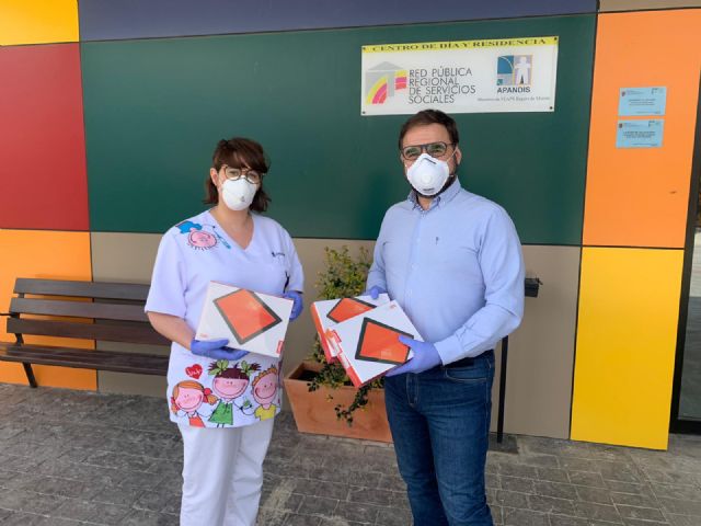 El Ayuntamiento entrega tablets a Apandis y Asprodes para permitir la conexión digital de sus usuarios con sus familias - 2, Foto 2