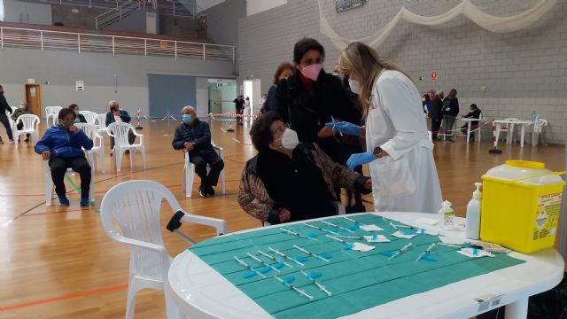 El buen ritmo de vacunación contra el Covid a las personas mayores de 80 años en Lorca cumple las previsiones y permite administrar todas las dosis - 4, Foto 4