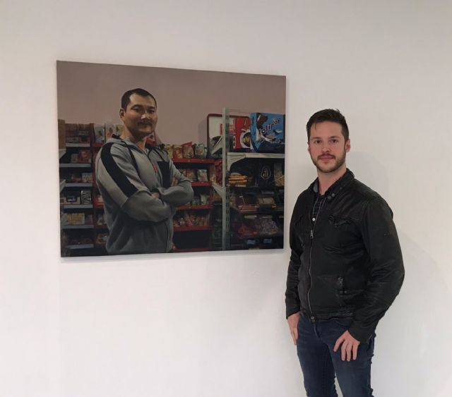 Cultura muestra en el Centro Párraga los retratos hiperrealistas del ceheginero Paco Fernández - 1, Foto 1