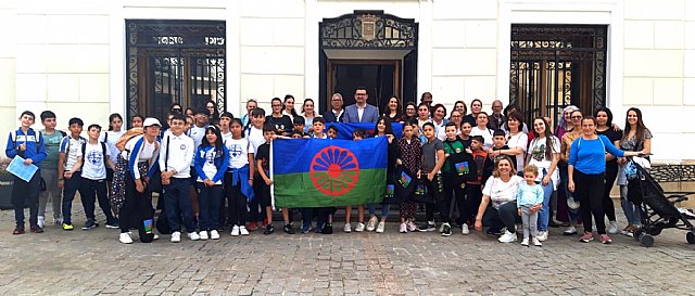 La directora general de Programas de Inclusión del IMAS asiste a la conmemoración del Día del Pueblo Gitano - 1, Foto 1