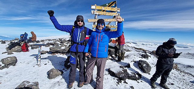 El montañero con sordoceguera Javier García Pajares sube a lo más alto del Kilimanjaro - 1, Foto 1