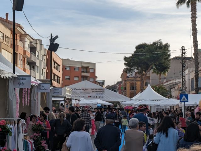 Cerca de 10.000 personas disfrutan de la II edición de la Feria de Comercio y Gastronomía El Puerto en Flor celebrada este fin de semana - 4, Foto 4