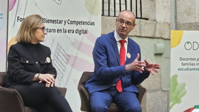 El consejero de Educación presenta en Madrid la Estrategia de Digitalización Educativa de la Región Libre - 1, Foto 1