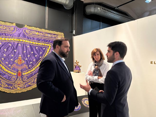 El Museo de la Ciencia y El Agua expone el terno morado ofrendado de la Virgen de la Fuensanta y los trajes del Niño Jesús como reflejo del patrimonio devocional de Murcia - 3, Foto 3