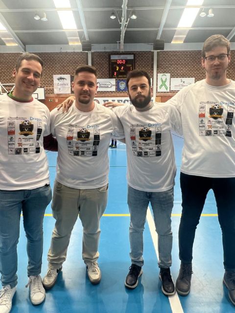 La V edición del Torneo de Fútbol Sala Solidario congregó a cientos de personas en el Magritas y recaudó 500 kg de alimentos y 500 &euro; en material para animales - 2, Foto 2