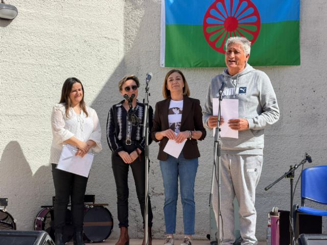 Jumilla conmemora el Día Internacional del Pueblo Gitano con actividades para ni&ntilde;os y mayores - 3, Foto 3
