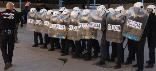 La ESPAC da un curso a la Policía Local para enseñar técnicas de control de personas en manifestaciones y grandes concentraciones - 2, Foto 2