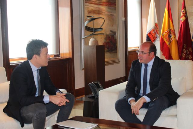 El presidente de la Comunidad se reúne con el alcalde de Blanca - 1, Foto 1