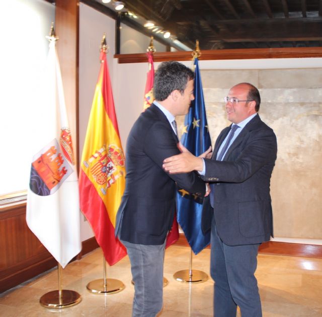 El presidente de la Comunidad se reúne con el alcalde de Blanca - 2, Foto 2