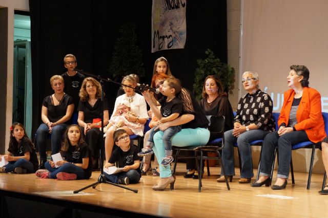 Sentido homenaje a la madre del grupo Tejuba - 3, Foto 3