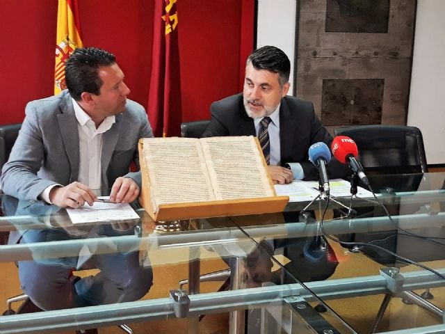 Cultura entrega a Mula un documento histórico recuperado por la Guardia Civil tras su autentificación - 1, Foto 1