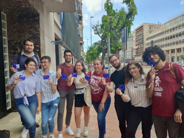 Estudiantes defienden el ERASMUS durante la celebración del Día de Europa - 1, Foto 1