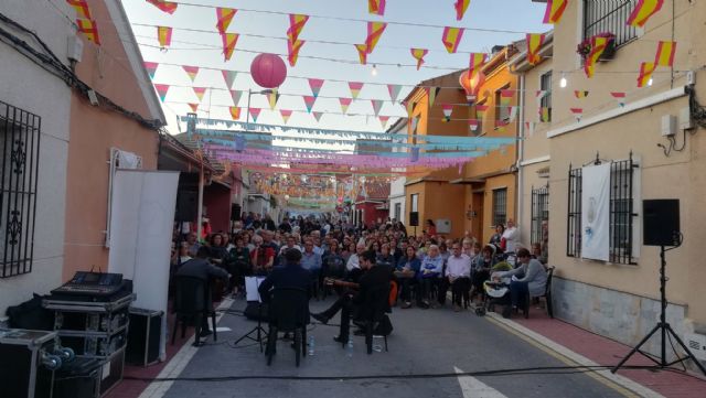 Fiesta y cultura toman las calles y plazas de Vistabella - 1, Foto 1
