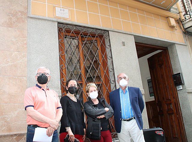 Una placa en memoria de los años que el poeta Aurelio Guirao pasó en su casa de la calle San Sebastián - 1, Foto 1