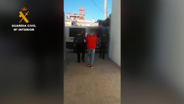 La Guardia Civil detiene en Totana a dos personas dedicadas a cometer robos, Foto 4