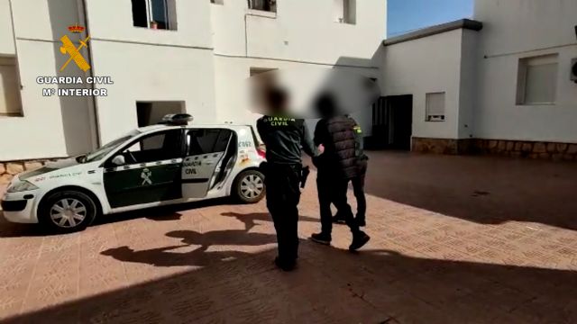 La Guardia Civil detiene en Totana a dos personas dedicadas a cometer robos, Foto 5