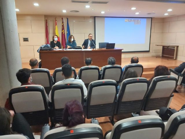 Este lunes han comenzado los Programa Mixtos de Empleo y Formación ENTREPARQUES y OFICIOS 4 de los que se beneficiarán un total de 64 personas desempleadas - 1, Foto 1