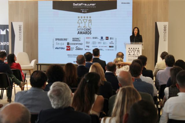 La consejera de Empresa presenta en Yecla la VIII edición de los Premios Internacionales de Diseño ´Intercidec 2023´ - 1, Foto 1