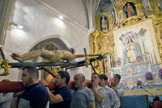 Antonio Rendón . La localidad sevillana de La Algaba arropa al Cristo de la Estrella en su salida en rogativa por la lluvia - 2, Foto 2