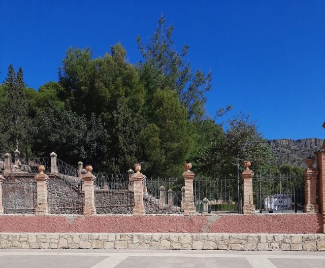 Adjudican el contrato para reparar el muro de cerramiento del atrio del Santuario de Santa Eulalia, Foto 2