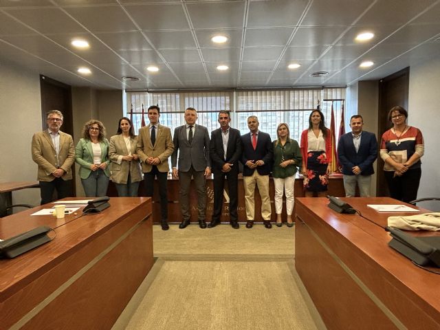 FADEMUR y COAG exponen, en la Asamblea Regional, sus propuestas para revertir la despoblación en las zonas rurales de la Región - 4, Foto 4