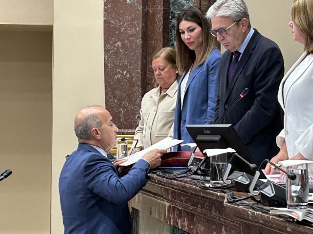 Pedro López Hernández toma posesión de su escaño como diputado regional - 2, Foto 2