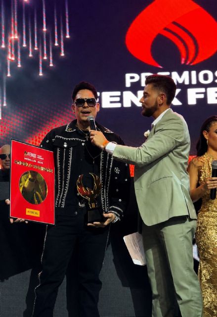 Angelo Perrone gana “Artista Revelación del Año” en los Premios Fénix 2026 en Medellín - 3, Foto 3