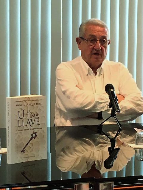 Presentado en Alcantarilla el libro de Manuel E. Mira LA ÚLTIMA LLAVE - 5, Foto 5