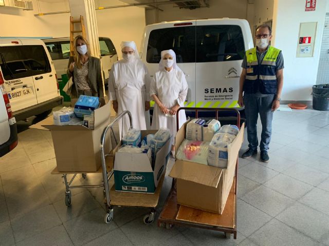 Las Hermanitas de los Pobres reciben una donación de 500 pañales - 1, Foto 1
